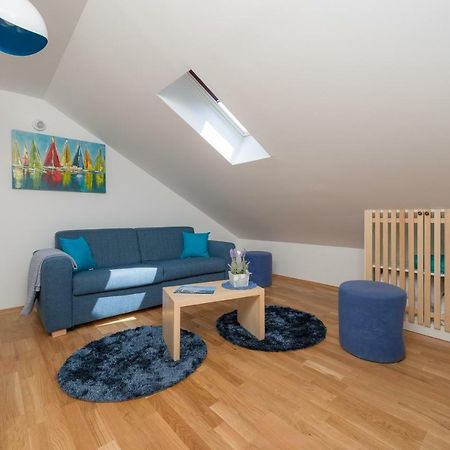 Apartments Kapo Каштела Екстер'єр фото