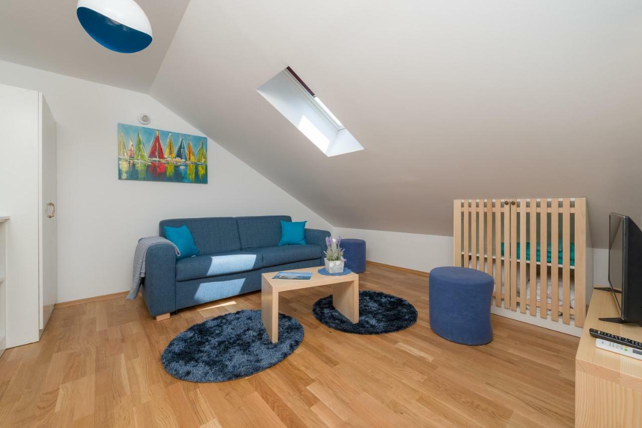 Apartments Kapo Каштела Екстер'єр фото
