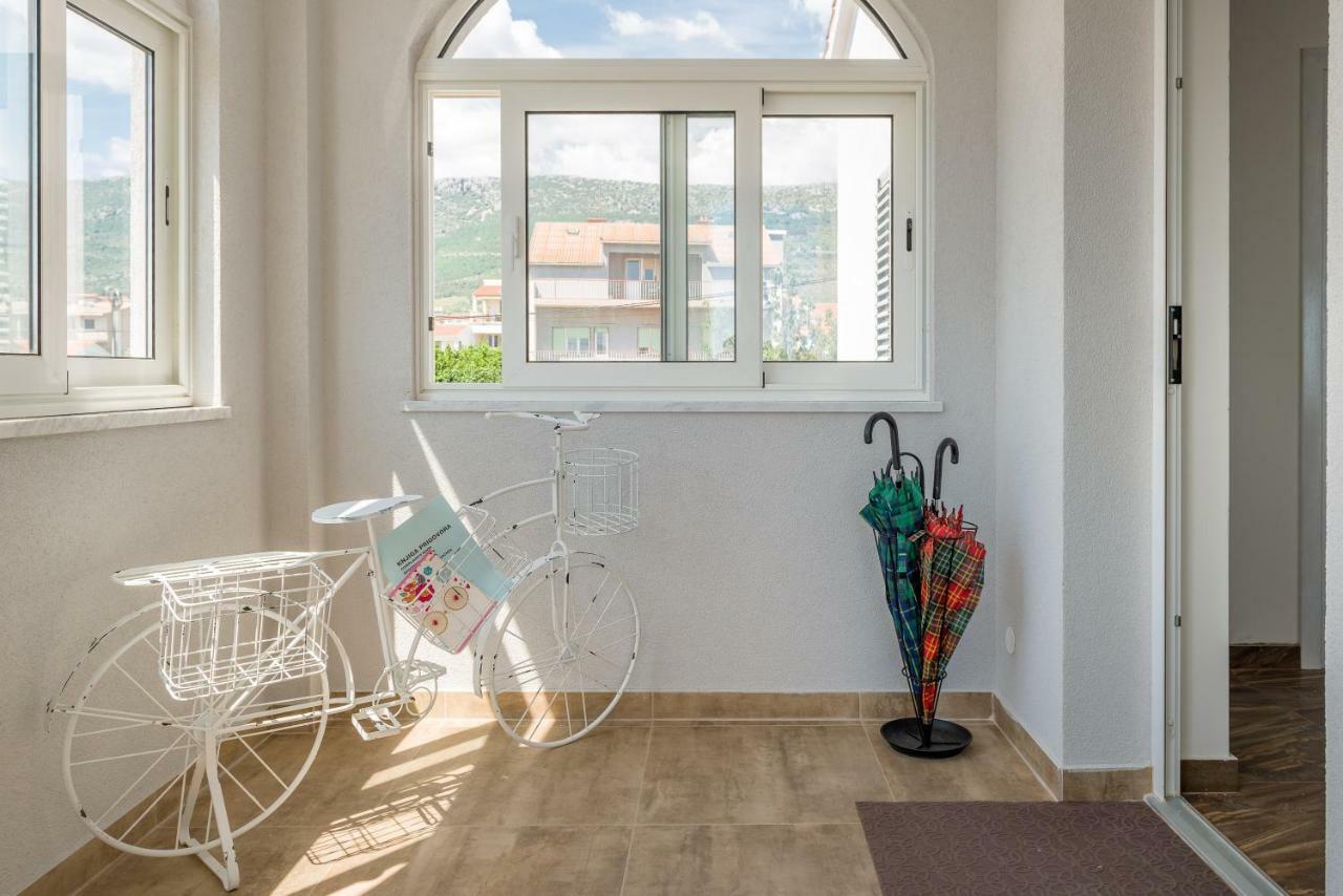 Apartments Kapo Каштела Екстер'єр фото