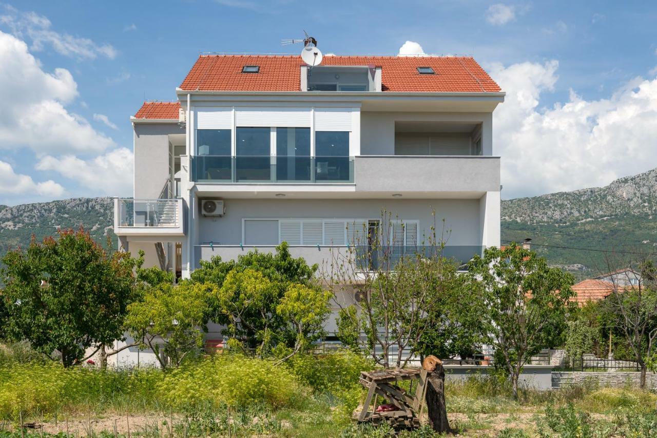 Apartments Kapo Каштела Екстер'єр фото