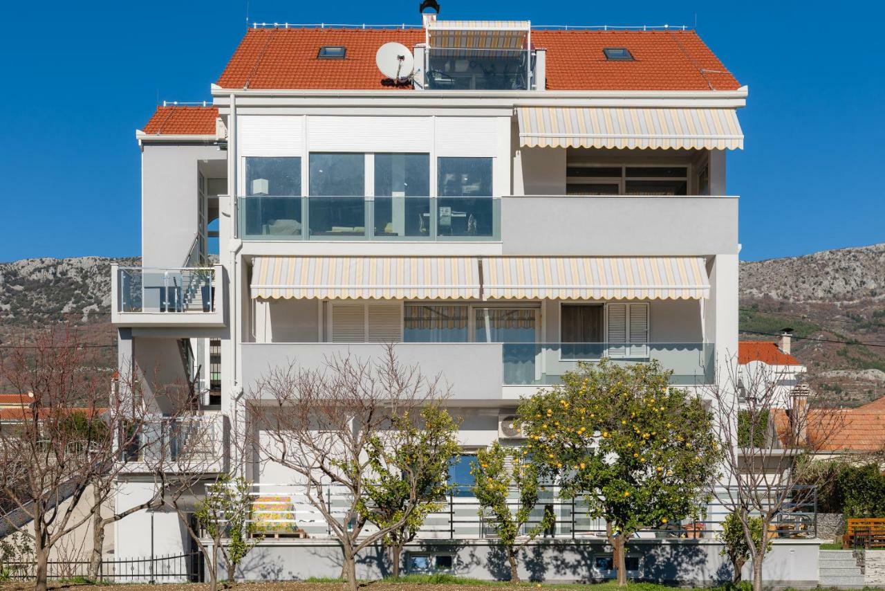 Apartments Kapo Каштела Екстер'єр фото